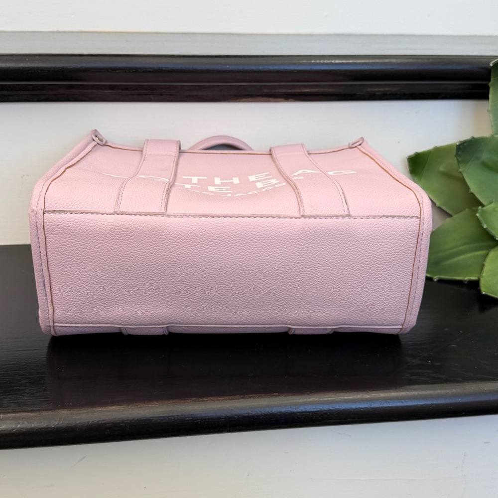 Marc Jacobs Lilac Canvas Tote with White Logo - Picture 6 of 12